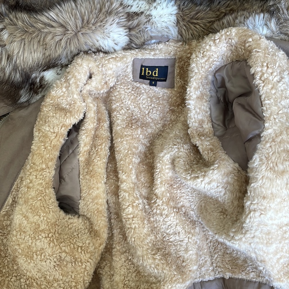 🚫 SOLD LBD Laundry by Design Utility Jacket with Faux Fur Hood Tan S - Picture 14 of 15